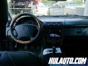 Mercedes Benz ML 270 CDI Cijena: 8000 € Po dogovoru Godište: 2002 Kilometraža: 250000 km Kubikaža: 2700 Snaga: 144 KW Karoserija: Terenac Mjenjač: Manuelni Broj brzina: 6 Gorivo: Dizel Pogon: 4x4 Zamjena: Da Stranac: Ne Havarisan: Ne Strana volana: Lijeva Dodatna oprema: - AC klima - ABS - ESP - Muzika - Servo - Digitalna klima - El. podizači - Grijači sedišta - Centralna brava - Metalik boja - Svijetla za maglu - Koža - Air bag - Alarm - Alu felne - Kod ključ - Tempomat - Daljinsko zaključavanje - CD šaržer - Xenon Vozilo je u Extra Stanju, original Nemac, Može doći u obzir kompezacija za auto uz moju ili vašu doplatu, može i za dva manja dizel vozila ili eloksiranu bravariju. Kontakt:Stefan I IgorStefan: 067/475-466Igor: 067/413-066Igor: 069/247-781kandic00@gmail.comNikšić, Crna Gora