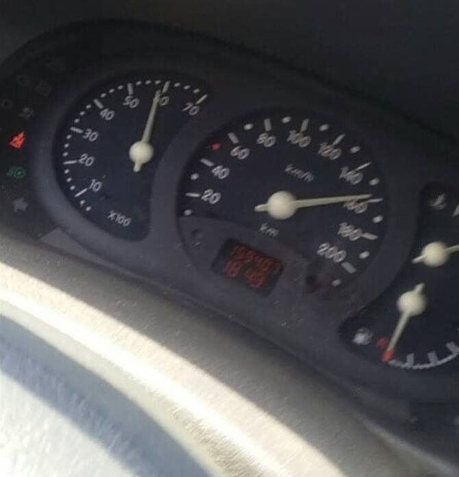 Clio 2 1.4 8v 1998.god. Na kratkom pravcu :D