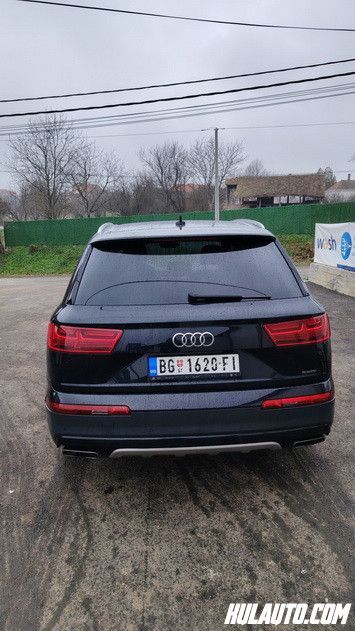 Audi Q7 4x4 S-Line 2015 – TOP OPREMANa prodaju Audi Q7 2015. godište, u odličnom stanju, bez ulaganja.Vozilo je sa quattro 4x4 pogonom, ZF automatskim menjačem sa 8 brzina i S-Line opremom.Registrovan do 05.2026. Prešao 234.000 km.Kubikaža 2967 cm3.224/305 (kW/KS)Full Oprema:Panoramski krov, Grejanje sedišta napred i nazad, Premium audio sistem sa zvučnicima koji izlaze iz table, S-Line paket (enterijer i eksterijer), Navigacija, Bluetooth, multifunkcionalni volan, Automatska klima, Alu felne...Auto je 5 sedišta, veoma komforan i pouzdan, idealan i za grad i za duža putovanja.Redovno održavan, maksimalno očuvan.Pošto imam sopstveni servis u kući, može da se pogleda i na dizalici i da se stavi na dijagnostiku, sve provere su dozvoljene jer je redovno odzavan.Cena 25.000 € - nije fiksnaKontakt: 0658024009